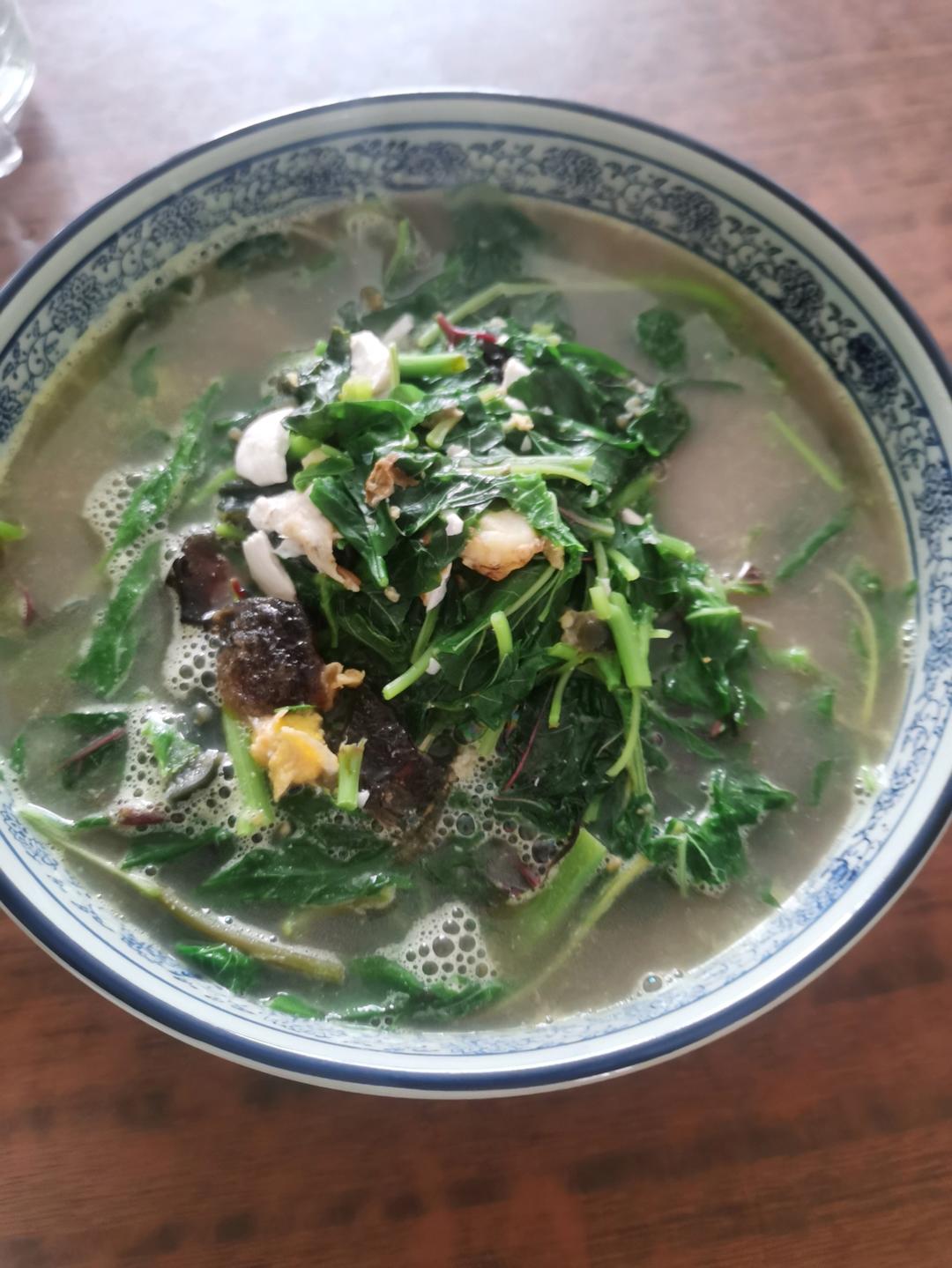 中饭  上汤苋菜或鸡毛菜   上汤豌豆尖  凉拌苋菜   豌豆尖鸡蛋汤    豌豆尖鸡蛋汤  豆汤豌豆尖