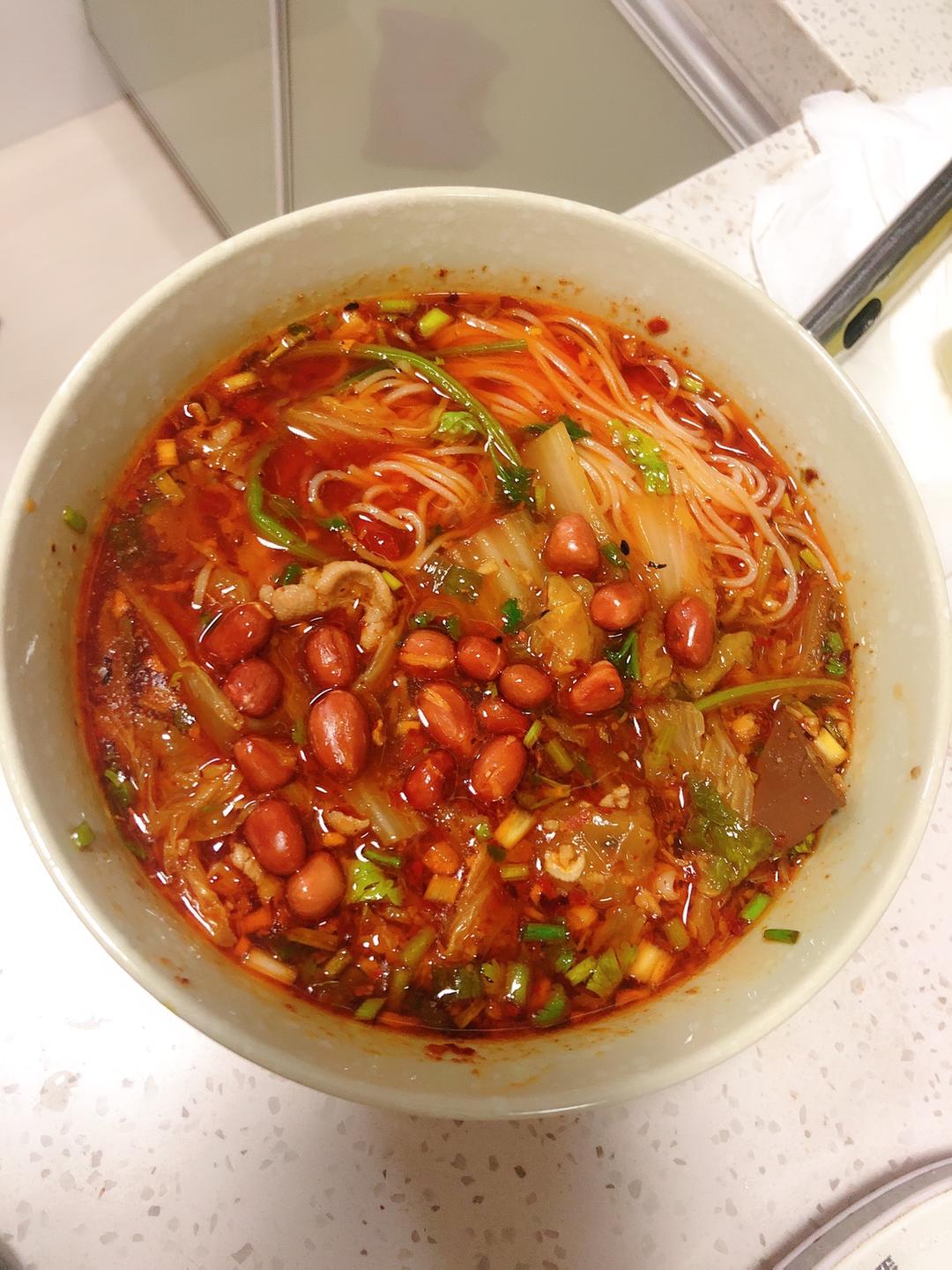 家常版麻辣面的做法