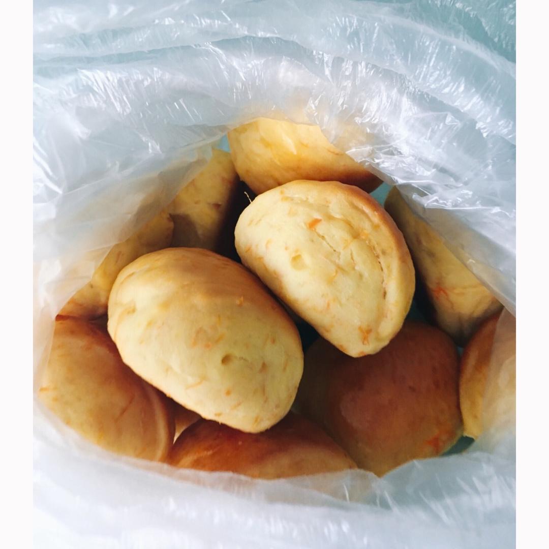 胡萝卜奶油小面包