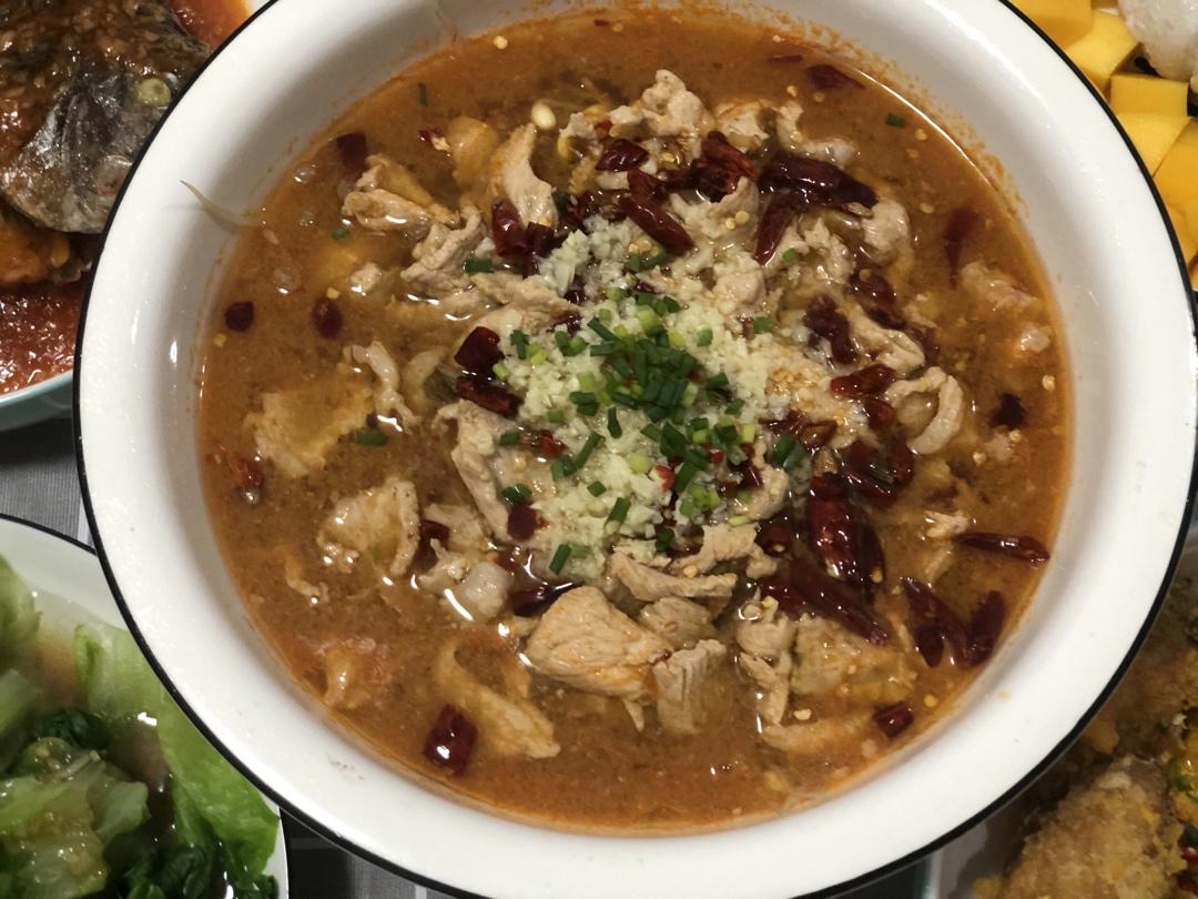 厨师长教你：“水煮肉片”的正宗做法，这味道真的很四川