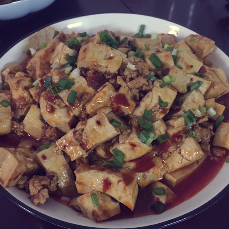 嫩豆腐烧不碎有诀窍，这样做超级好吃——海鲜酱焖豆腐