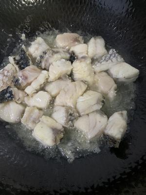 绝对湘味：紫苏回锅鱼块的做法 步骤5