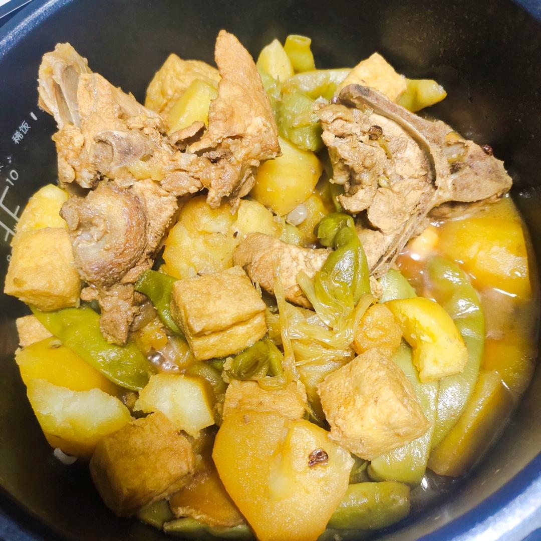 大骨头炖豆角土豆