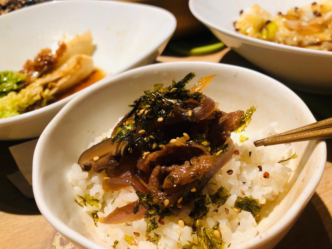 日式肥牛盖饭（牛丼）——巨好吃的超级简易懒人版