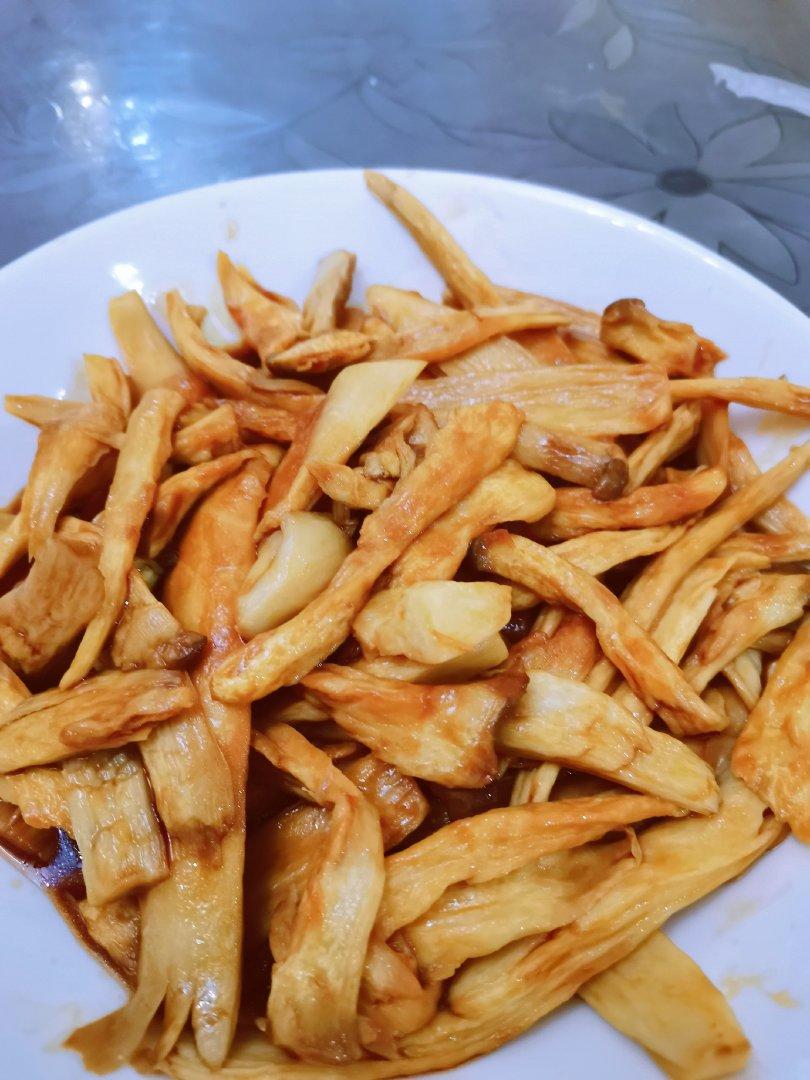 比肉还好吃的【手撕凉拌杏鲍菇】，上桌扫光光