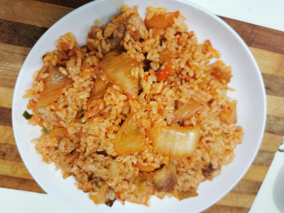 辣白菜五花肉炒饭的做法