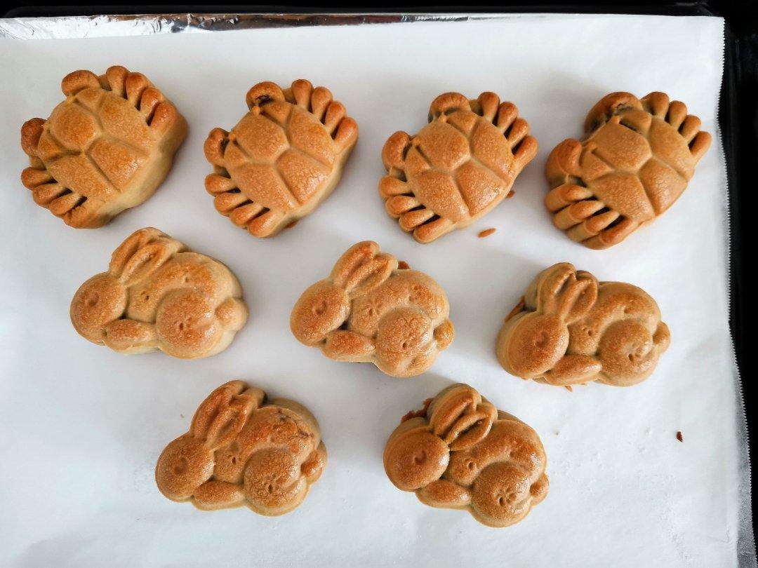 咸蛋黄肉松月饼