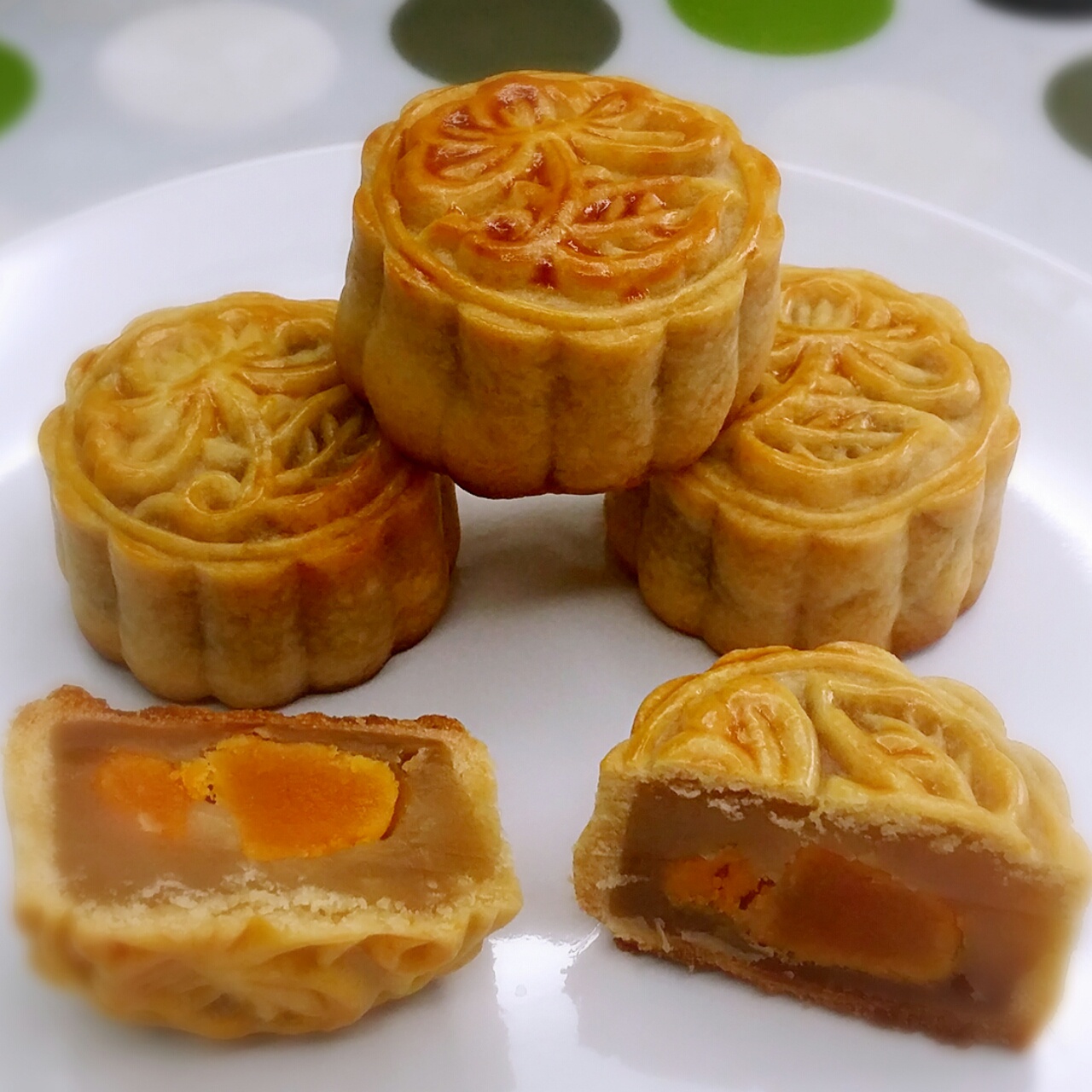 广式月饼——蛋黄莲蓉月饼