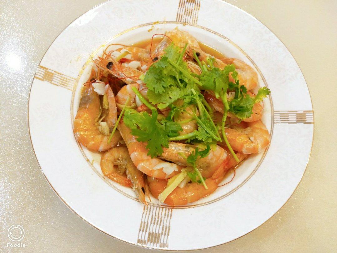 虾最美味的吃法必须是这个——蒜蓉蒸虾（多动图，孔瑶的食谱）