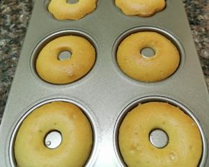 女儿喜欢的甜甜圈（烤箱版）的做法 步骤4