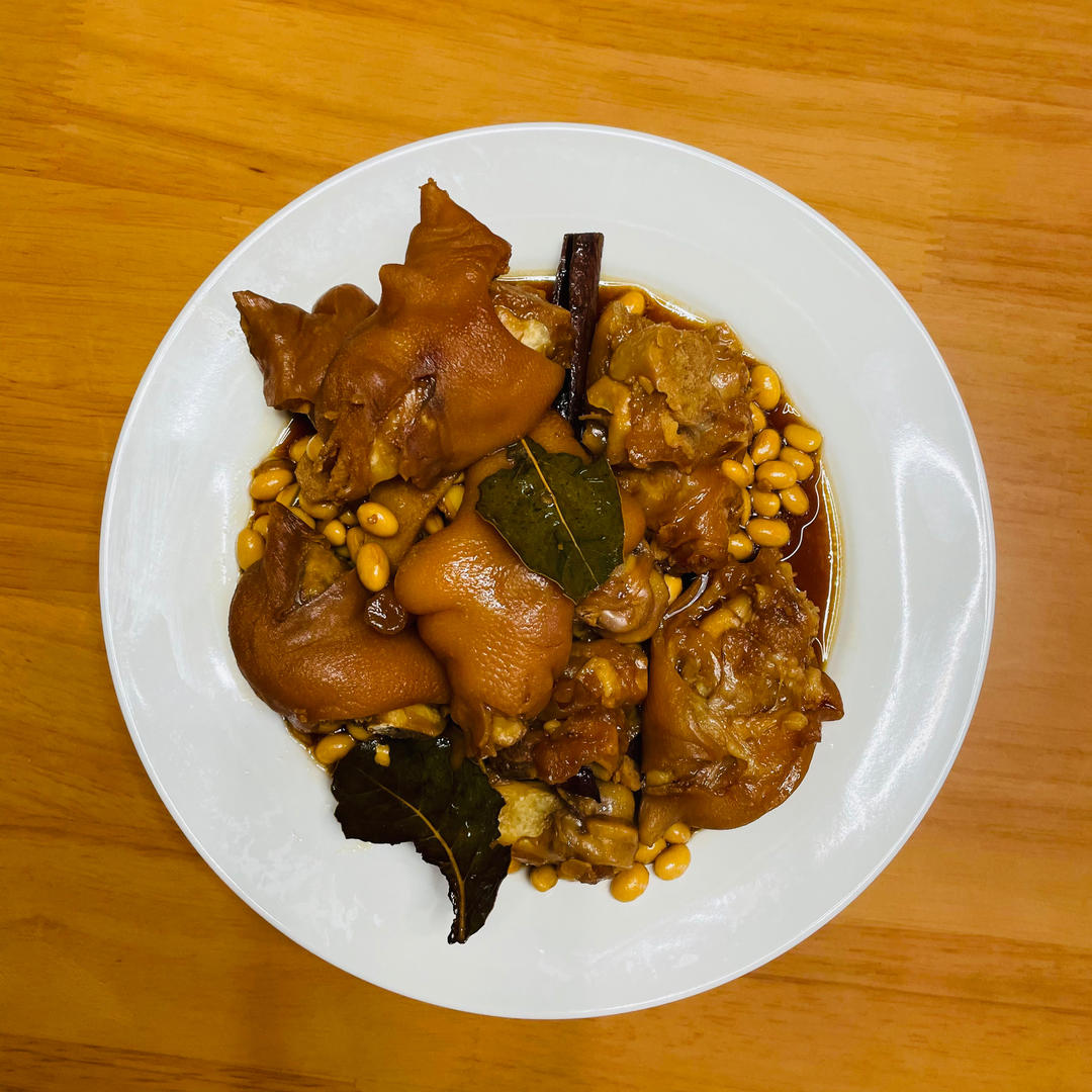 酱香黄豆焖猪脚