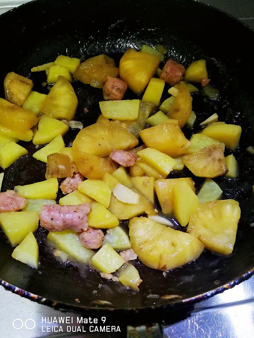 土豆片炒香肠