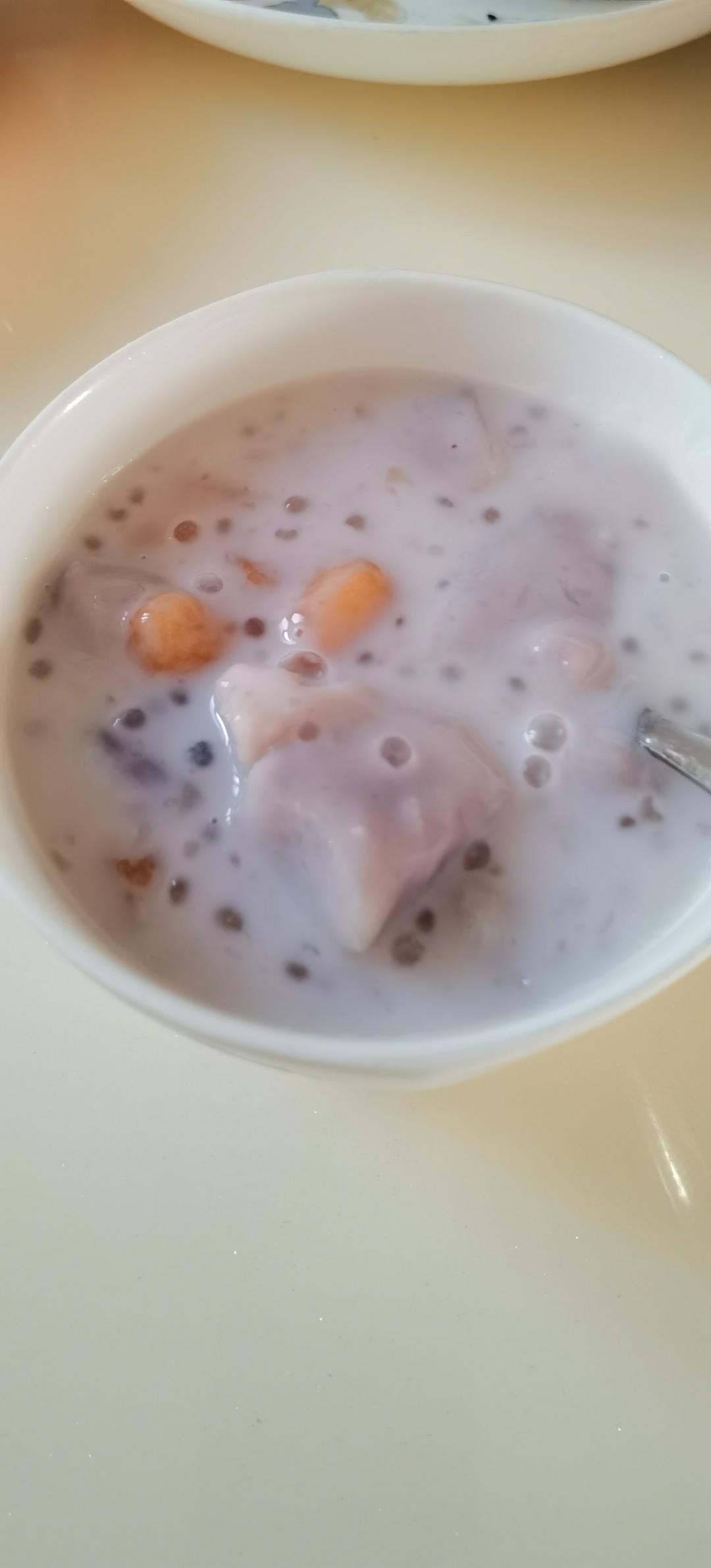 椰香香芋西米露