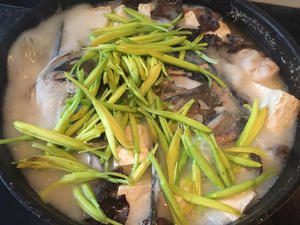 老丁的私房菜-鱼头汤的做法 步骤8