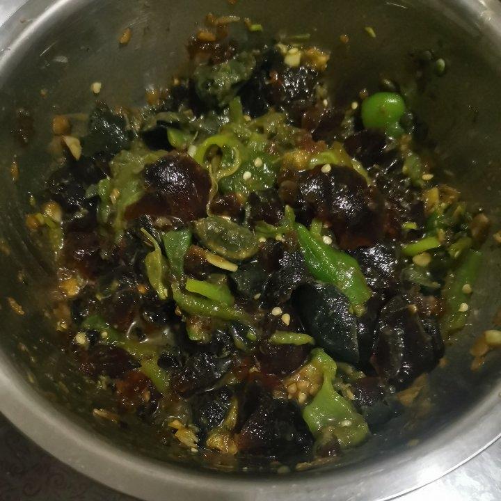 下饭神菜之凉菜篇《擂烧辣椒皮蛋》-不用锅就能做的超简单美味