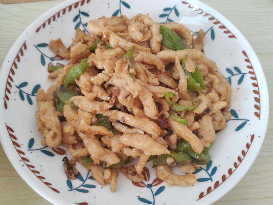 巨好吃的青椒炒鸡胸肉丝，超下饭