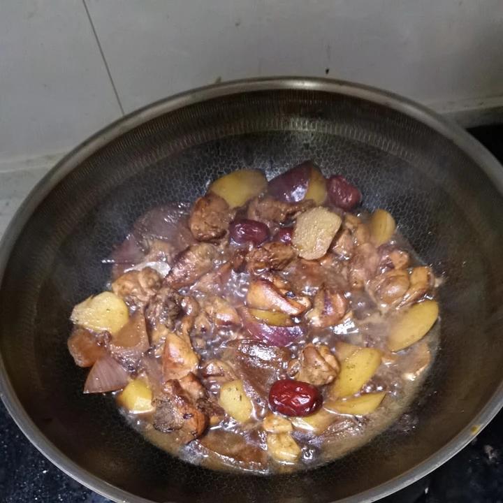 下饭神器🔥鸡腿炖土豆