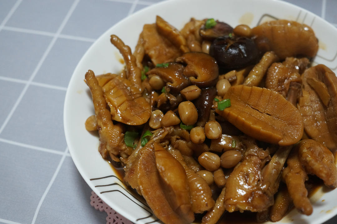 年夜饭鲍鱼焖鸡爪