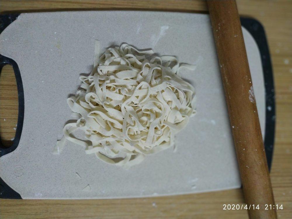 【小高姐】手擀肉臊面  手工做出口感劲道的擀面条