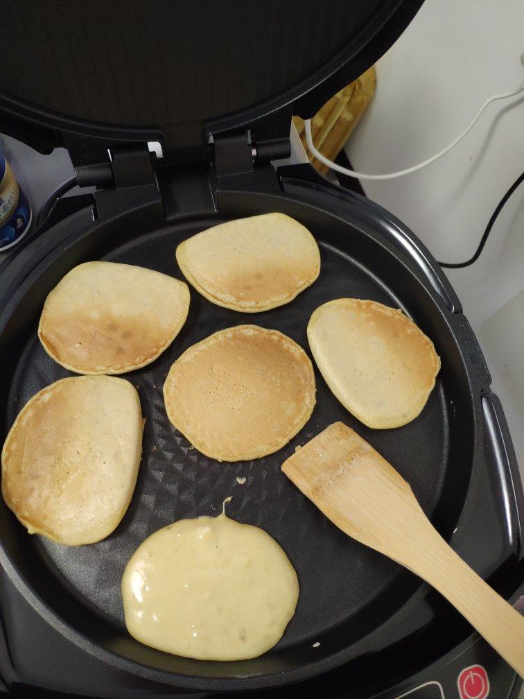 【减脂早餐】无油香蕉松饼（超简单）