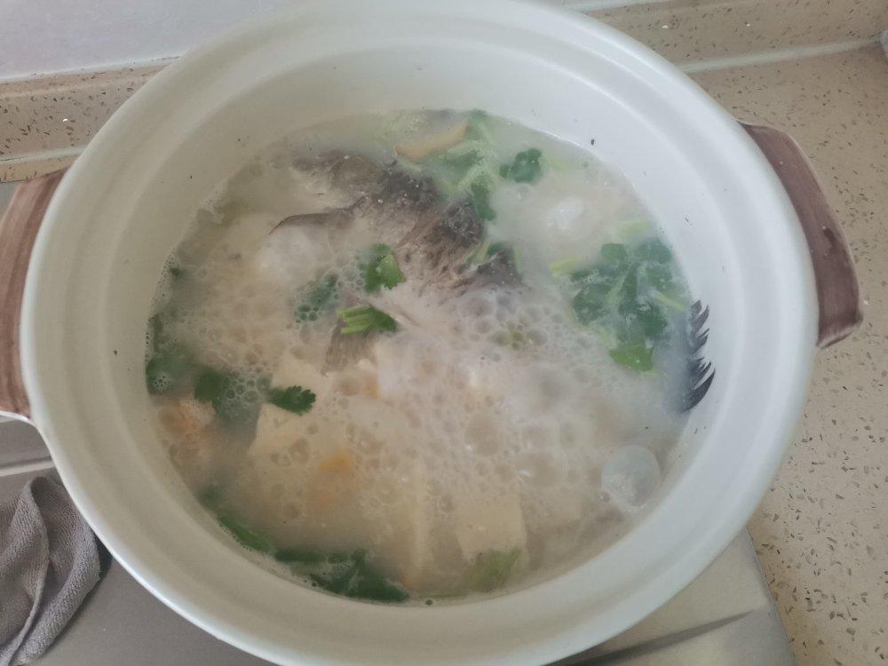 厨师长教你：“鲫鱼豆腐汤”的家常做法，满满的烹饪原理