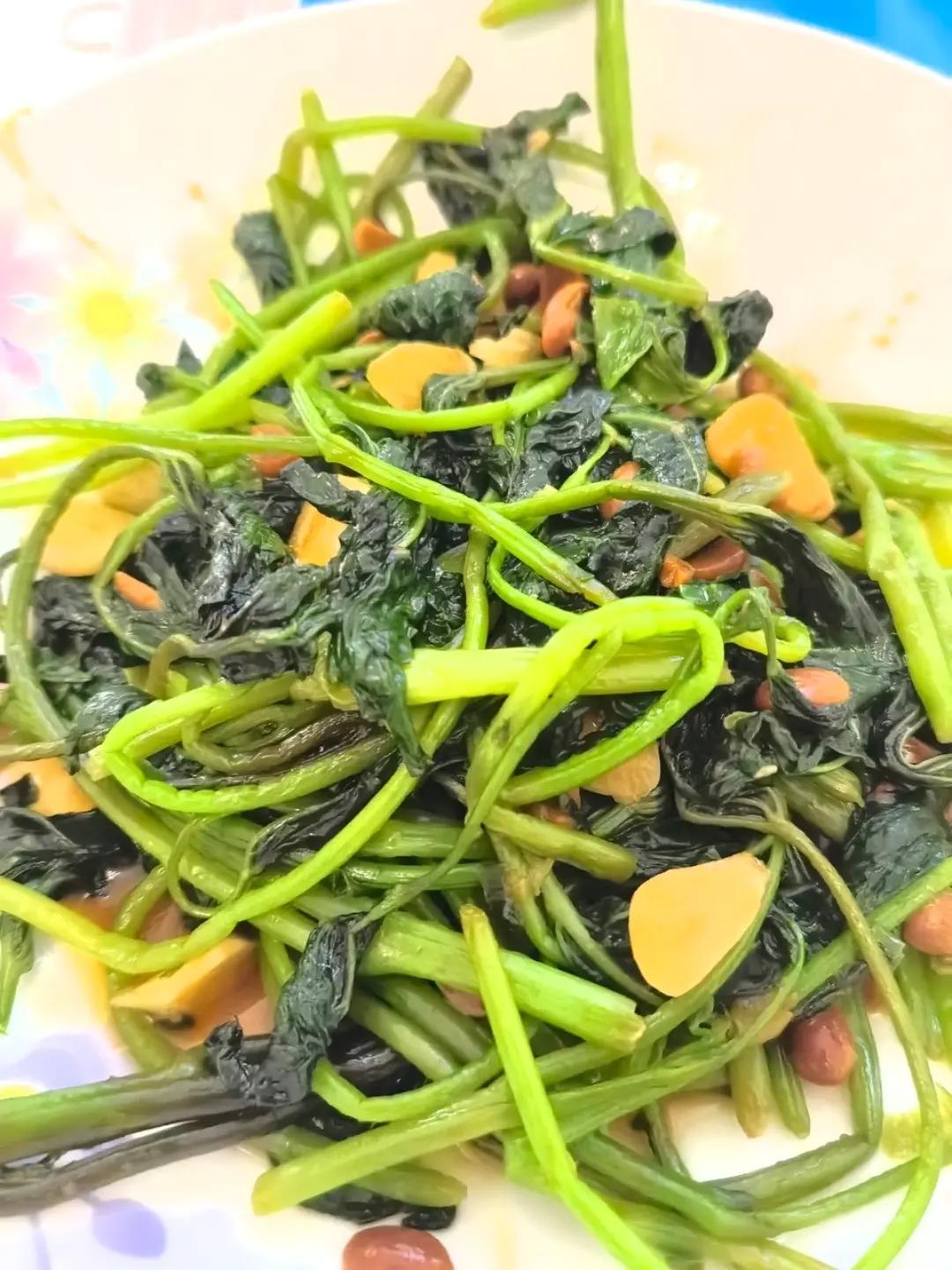 潮汕做法的番薯叶真的很好吃！