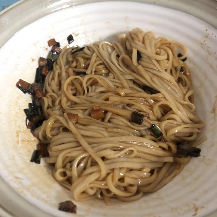 10分钟搞定的一碗葱油拌面