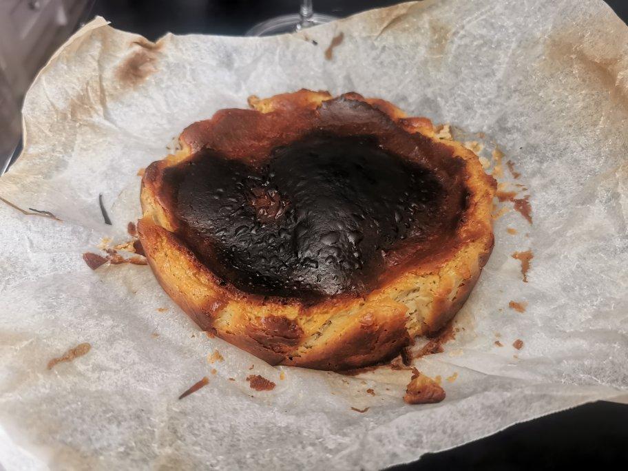 巴斯克·伯爵红茶芝士蛋糕