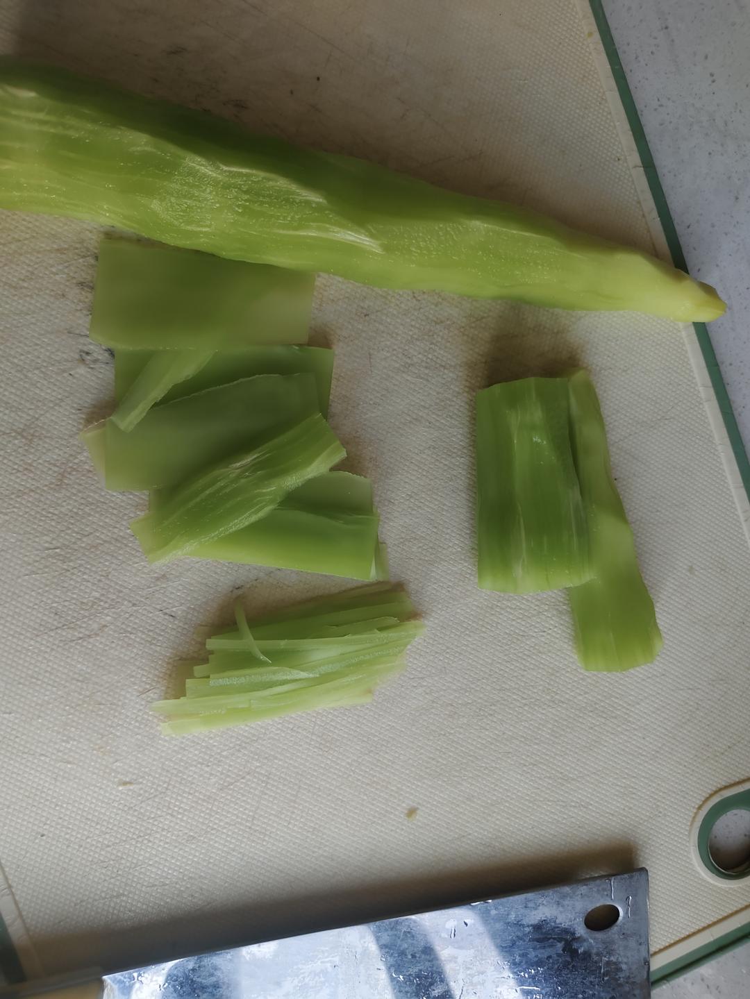 凉拌莴苣丝【只做新手简单菜谱】的做法 步骤1