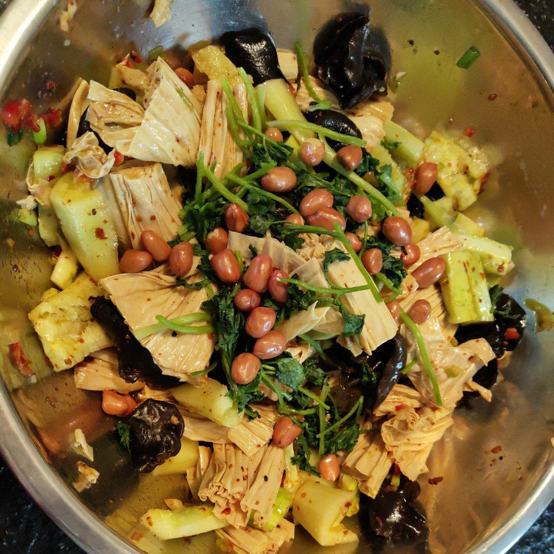 卖大米大米大米做的上桌就秒光的爽口凉菜～黄瓜拌腐竹