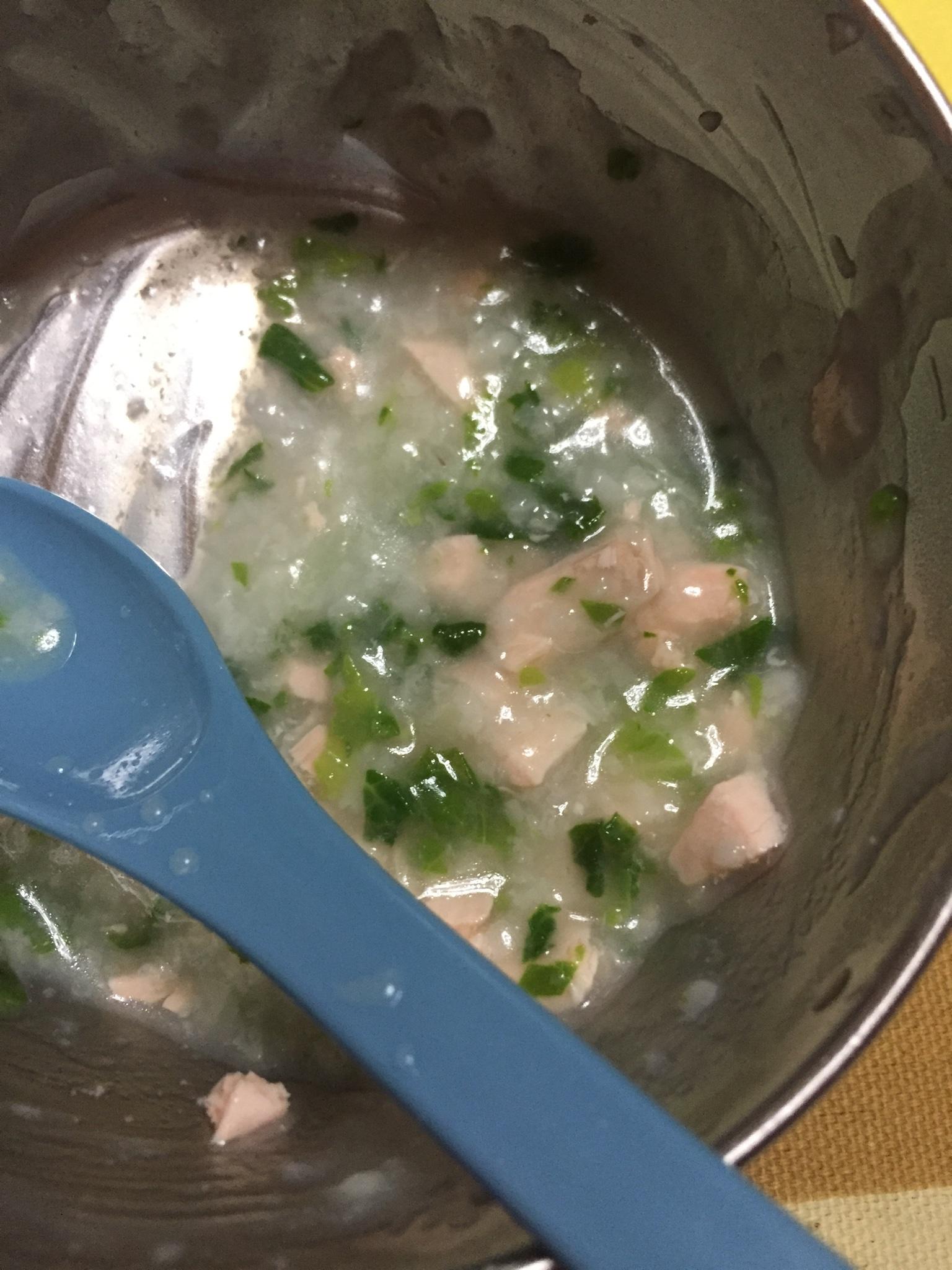 三文鱼蔬菜芝士粥的做法