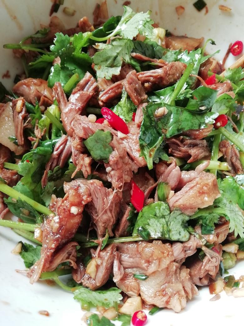 凉拌猪肉的做法