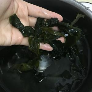 凉拌海带结的做法 步骤1