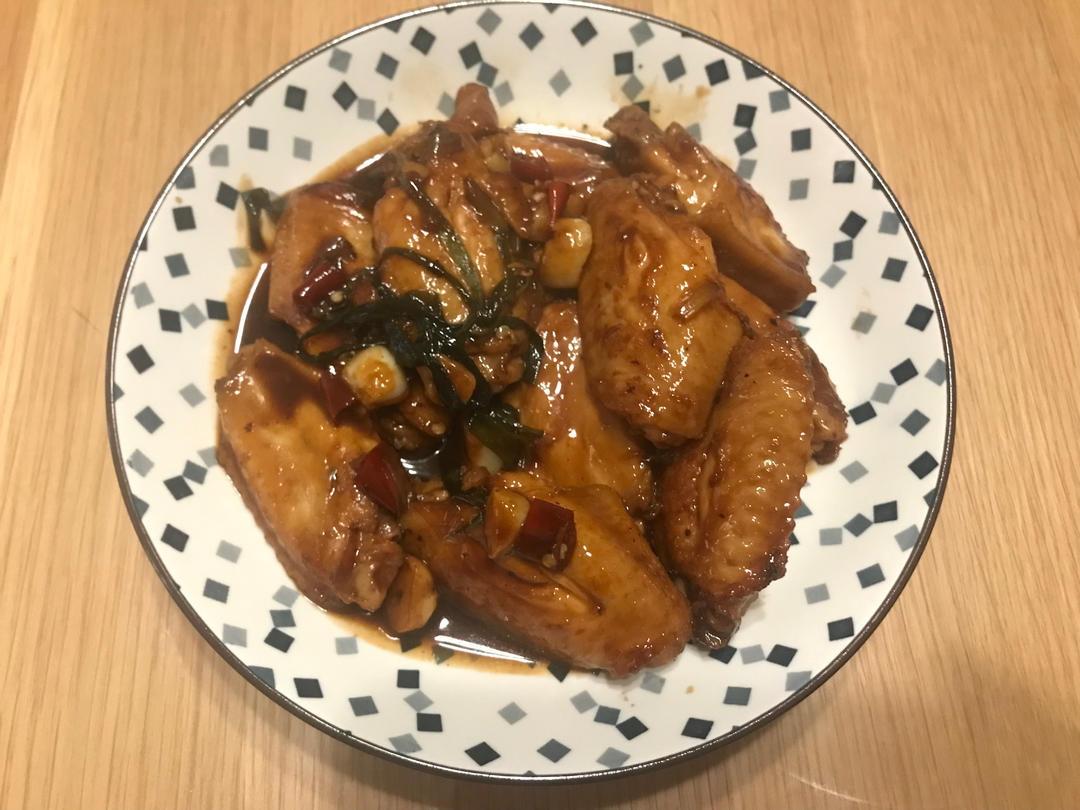 外婆教我的红烧鸡翅·连汤汁都狠好吃！！！