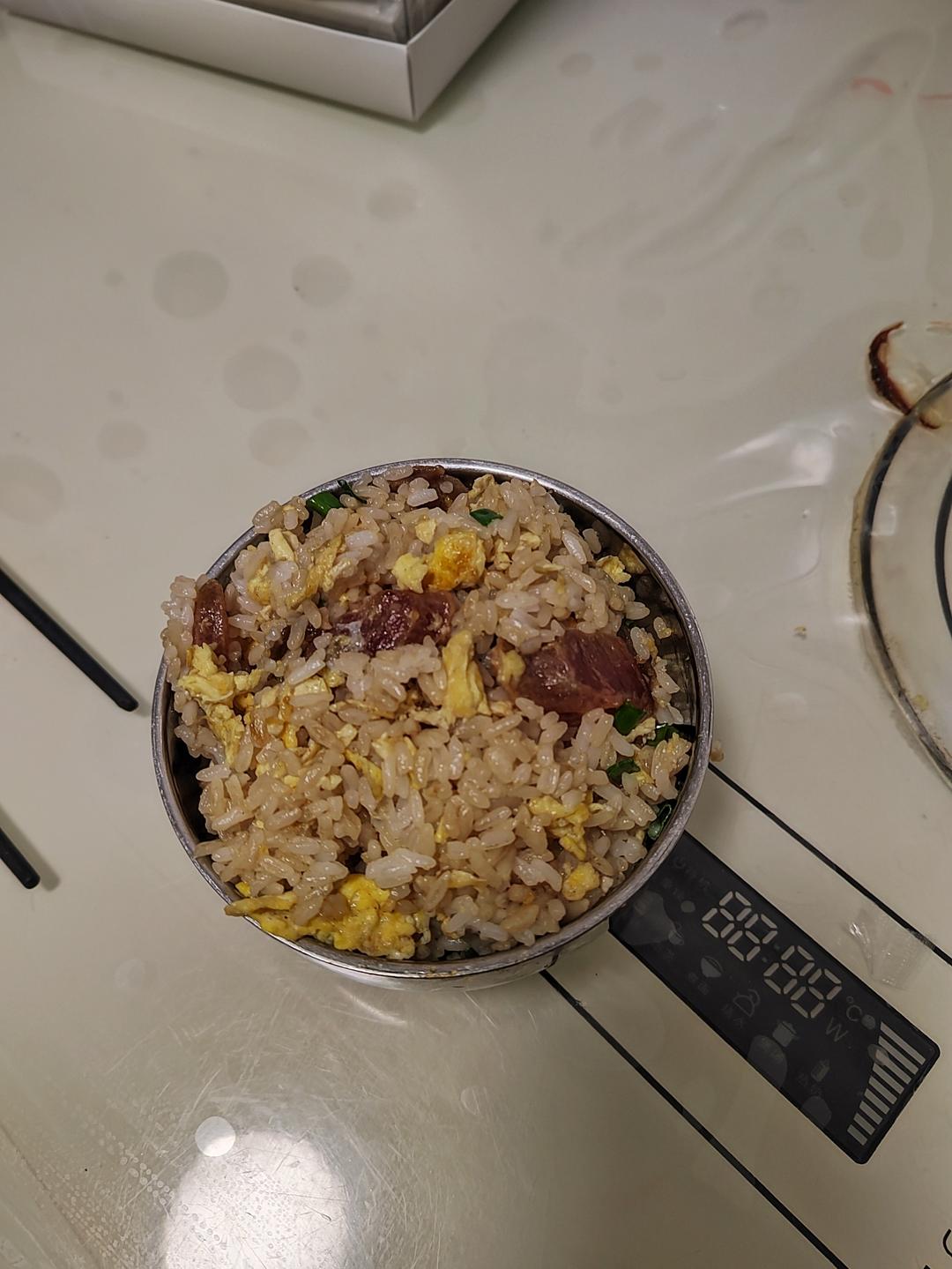 广东腊肠炒蛋饭