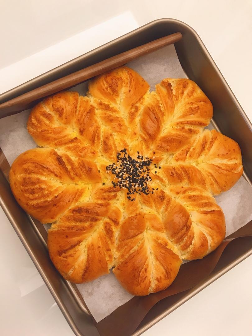 【小高姐】蒜香浓郁 造型优美 不用揉出手膜的面包