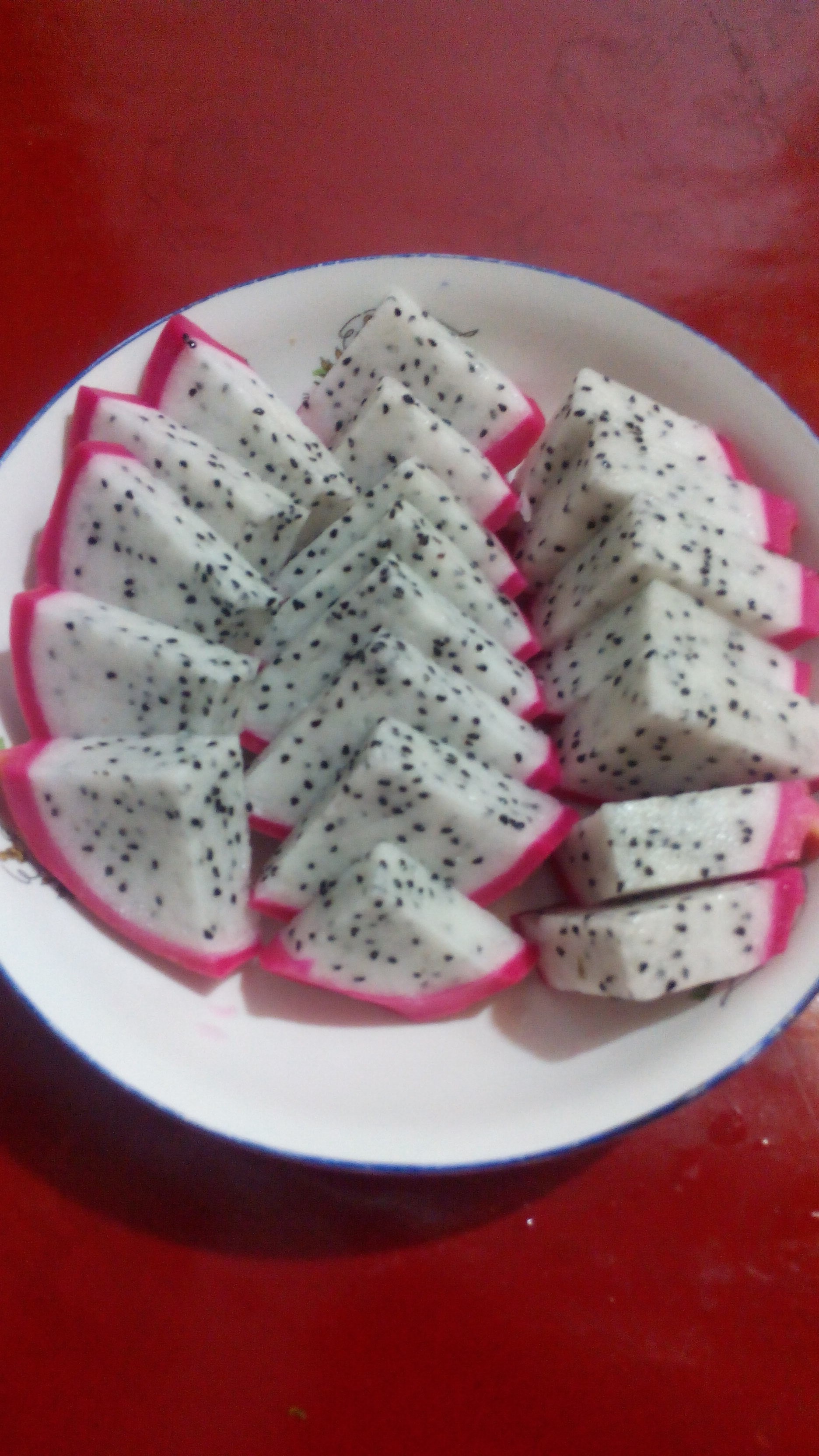 简单方便吃火龙果