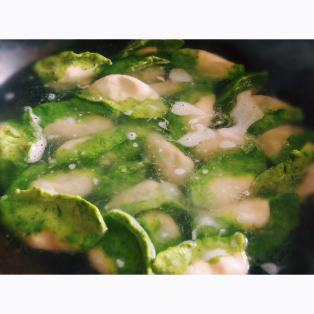翡翠白玉白菜饺子详细版（附翡翠白玉白菜饺子包法，翡翠白玉饺子皮两种制法，面包机和面，翡翠白玉烧卖，各种馅料搭配）