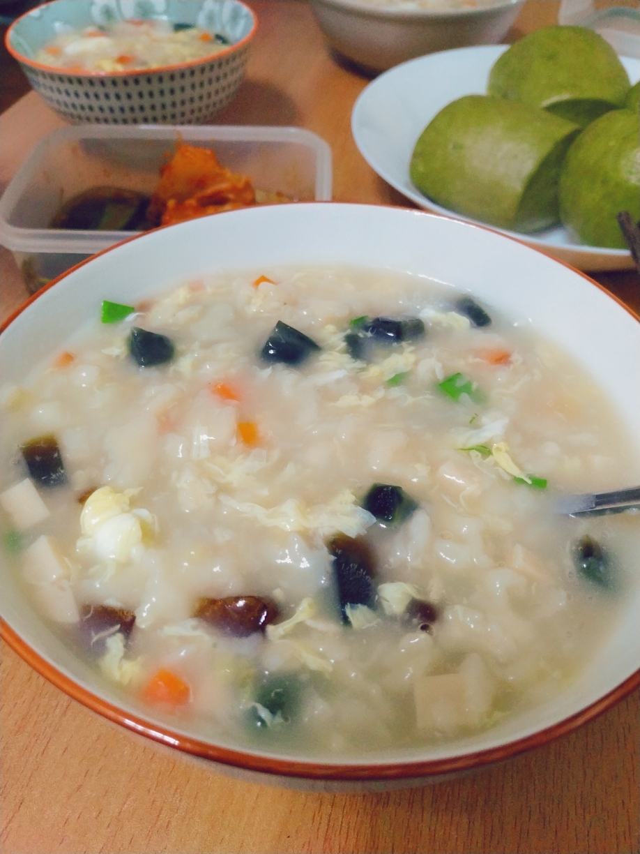 皮蛋火腿疙瘩汤的做法