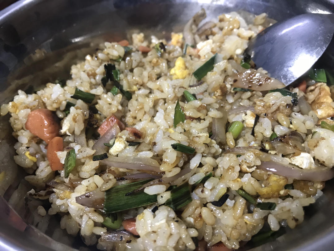邻居抢着来我家吃土豆香肠炒饭，原来这么香！