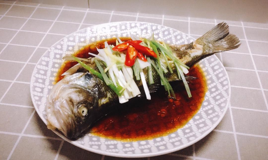 清蒸鲈鱼