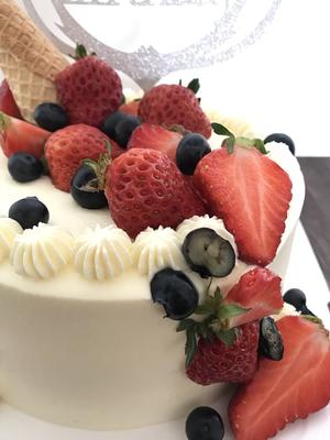 草莓装饰奶油蛋糕的做法 步骤2