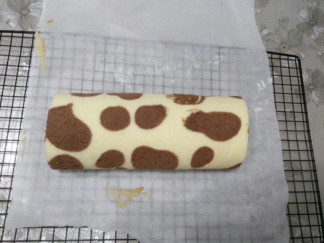 奶牛蛋糕卷+长颈鹿蛋糕卷