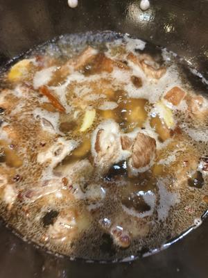 鲍鱼排骨炖土豆的做法 步骤4