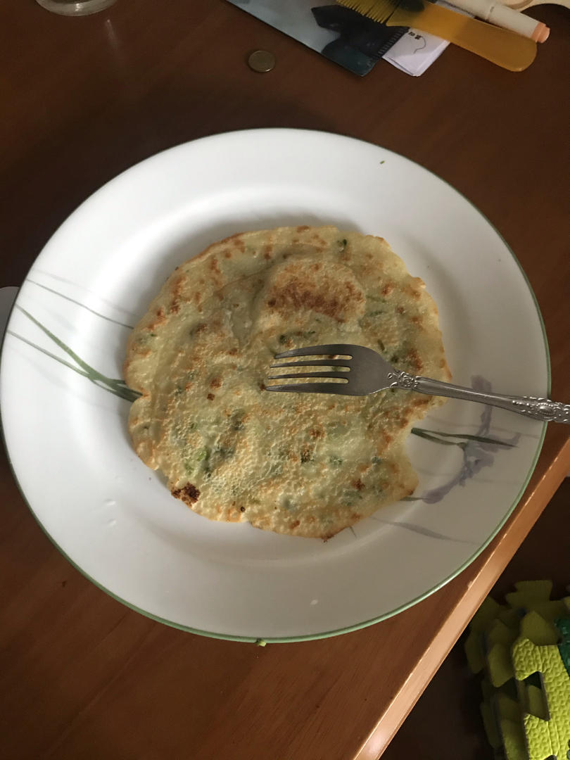 不用手沾面粉的快手煎饼（包含煎饼面水调法、摊煎饼方法）