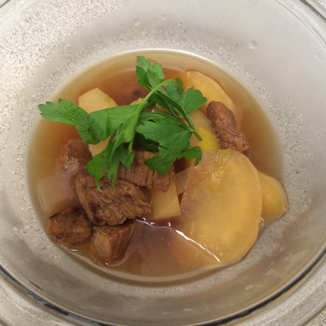 牛肉炖萝卜
