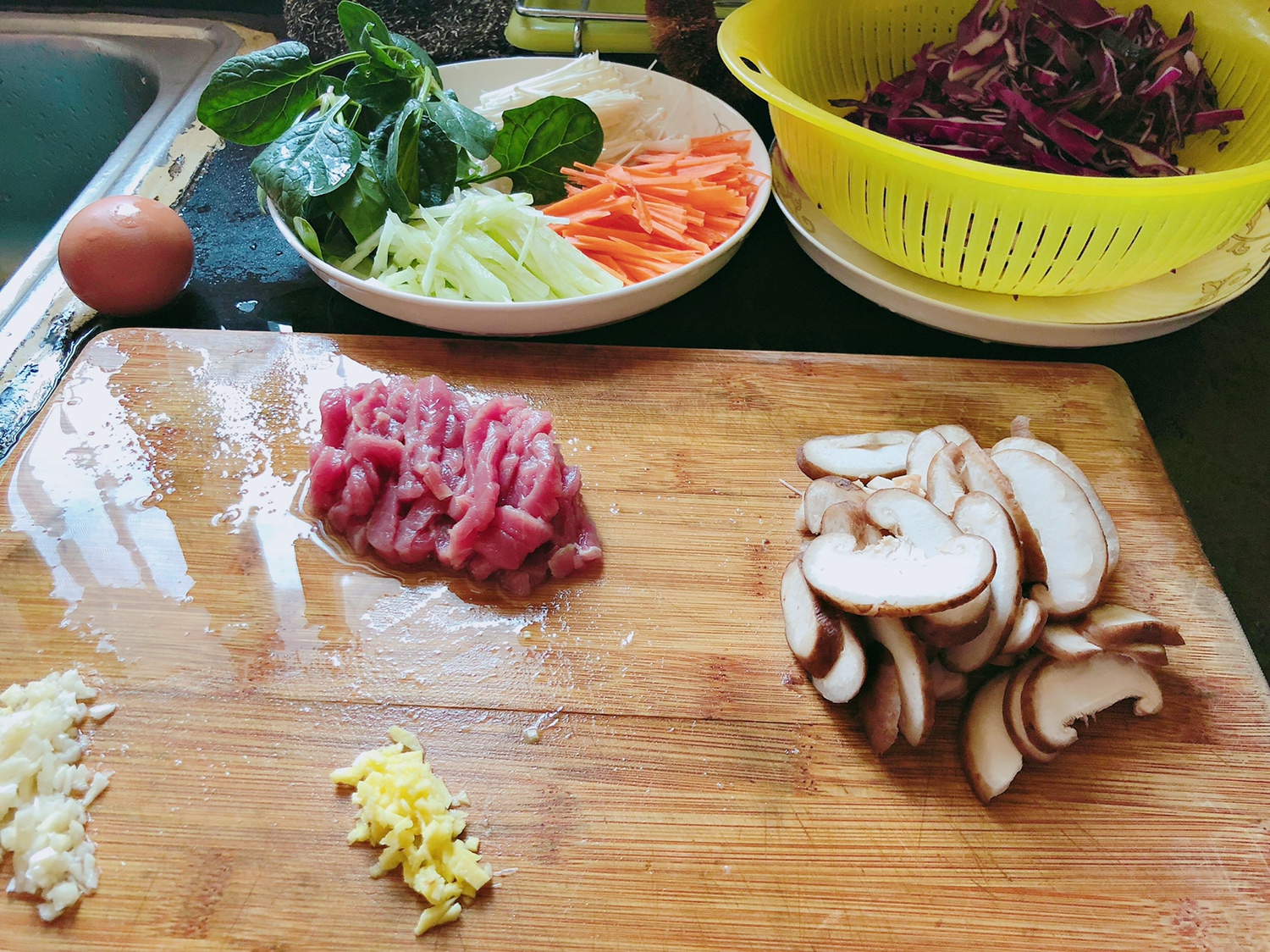 喷喷香韩式石锅拌饭的做法 步骤2