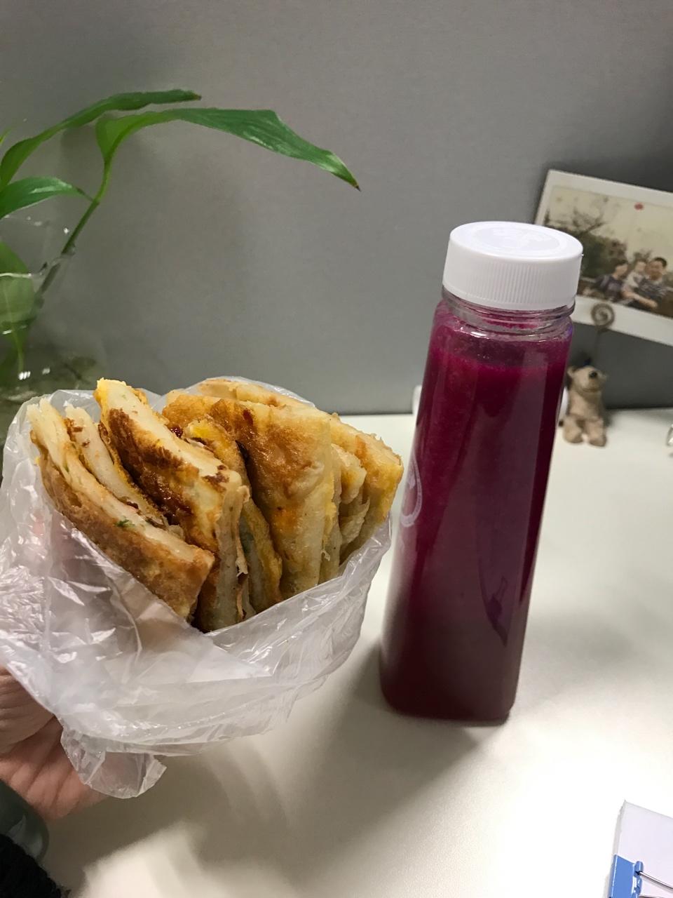鸡蛋葱油饼                  （更新饼坯保存方法）