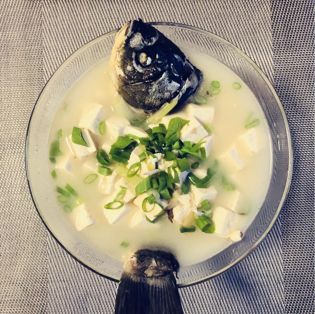 鲫鱼豆腐汤