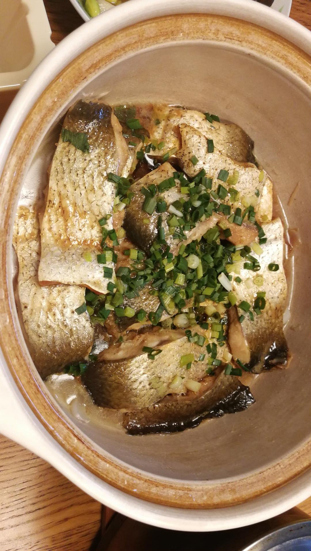 啫啫鱼煲